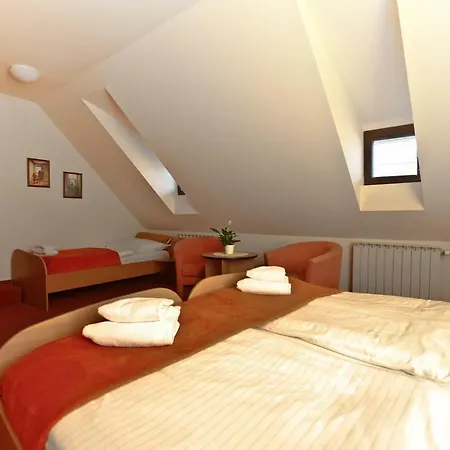 Paradies Hotel 3*